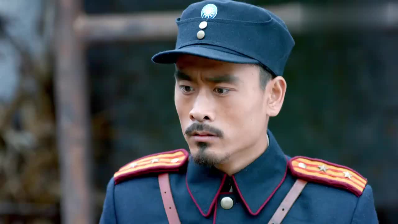 左手劈刀:乡亲状告黑马团有兵匪,团长表示要彻查,副官很心虚