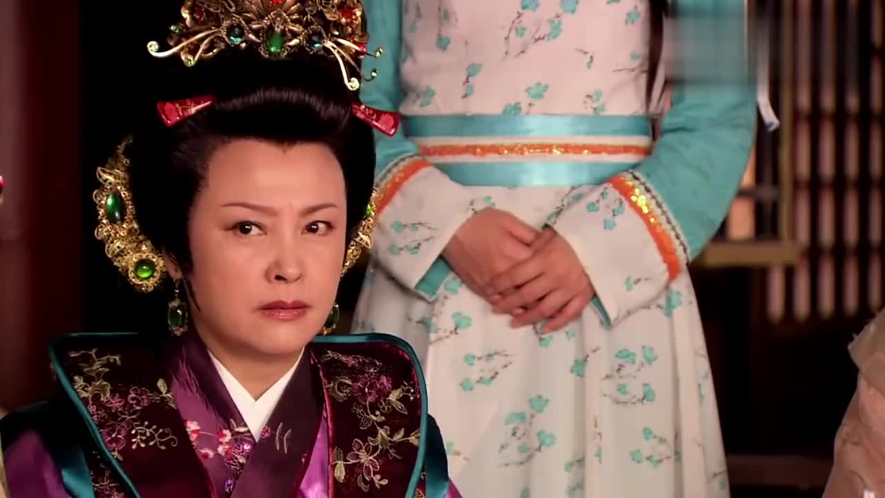 王宝钏丢下母亲和姐姐,薛平贵给王宝钏幸福生活