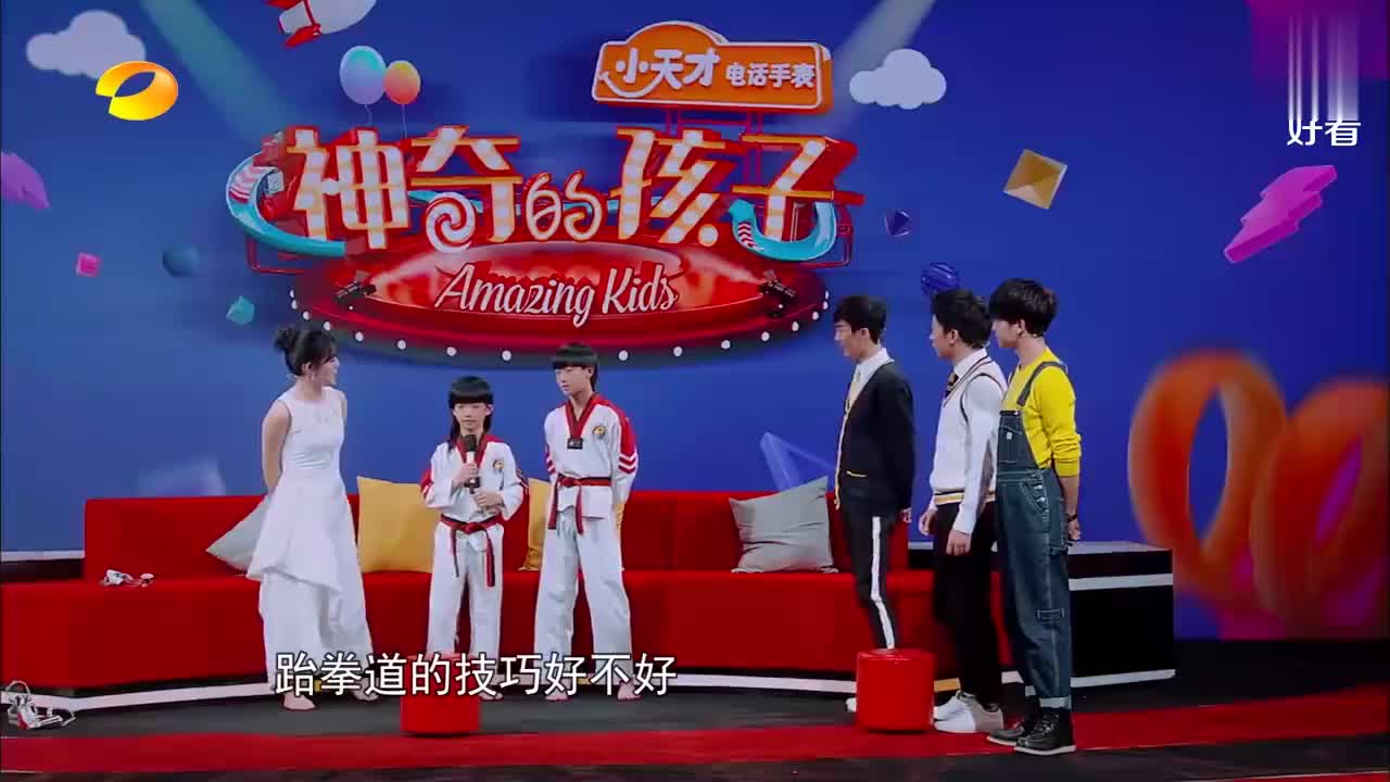林秋楠教你什么叫真正跆拳道,720°旋转空中侧踢破板,惊翻全场