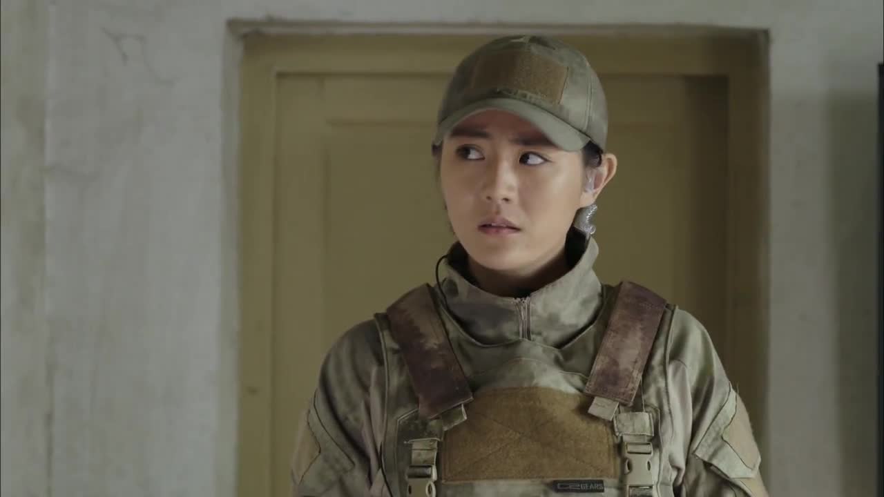 谢思潇已然爱上王星,却死不承认,黒龙也与她"翻脸"