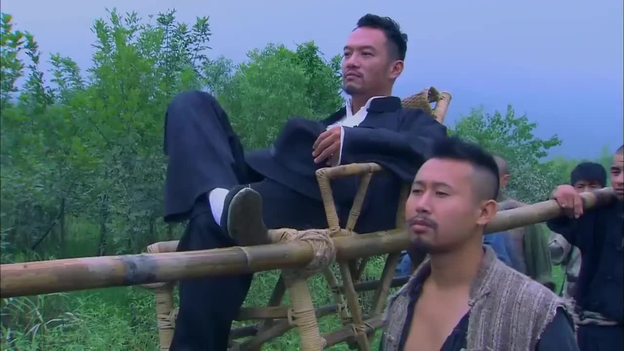 独立连:卫国见到了未婚妻,没想到她已是压寨夫人,孩子都老大了