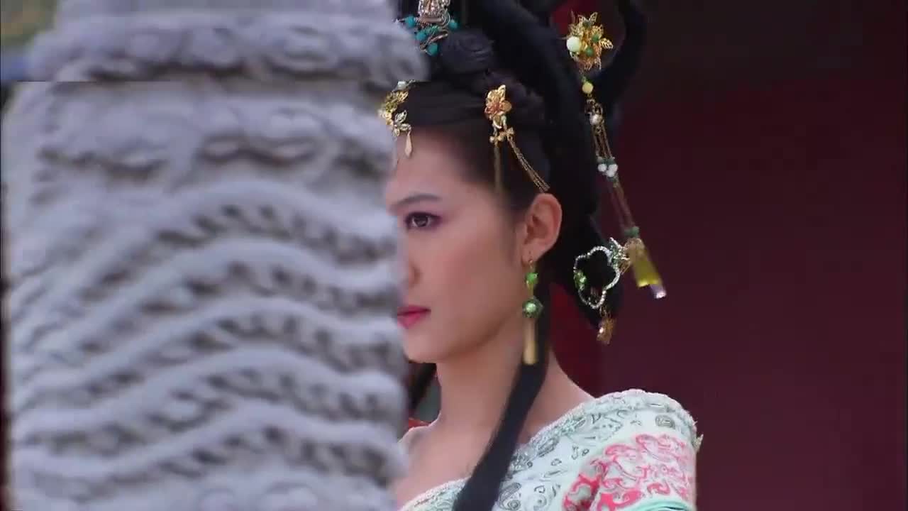 张宝珠被册封为贵妃,皇后竟然不吃醋,还这样温柔得看着她与皇上