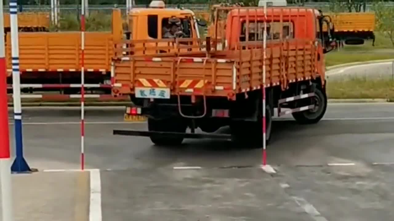 大车科目二16项倒桩倒正库比较简单真正有难度的是倒反库