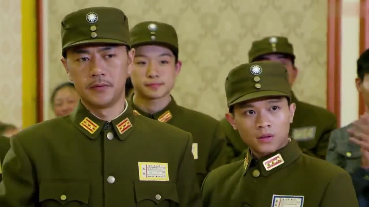 飞哥战队:梁飞大名如雷贯耳,被人夸奖还不忘把战队的人都带上