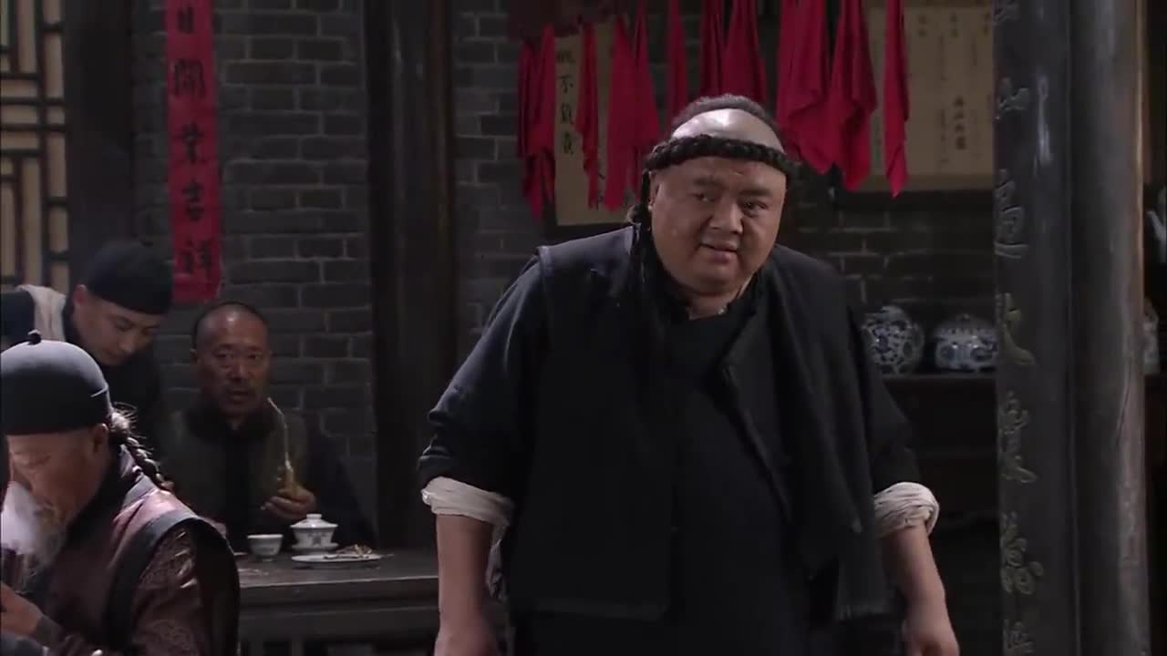 茶馆:二德子仗着身宽体胖,想耍无赖,谁知被常四爷一脚撂倒!