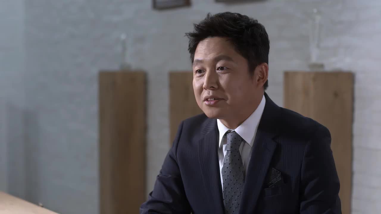 何以笙箫默米歇尔没把老袁放眼里不管不顾指名要见何以琛