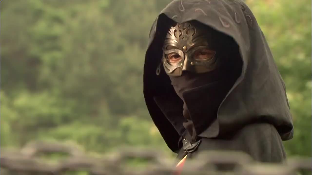 新白发魔女传金独异想绑玉罗刹卓一航刚想出手练霓裳就来了