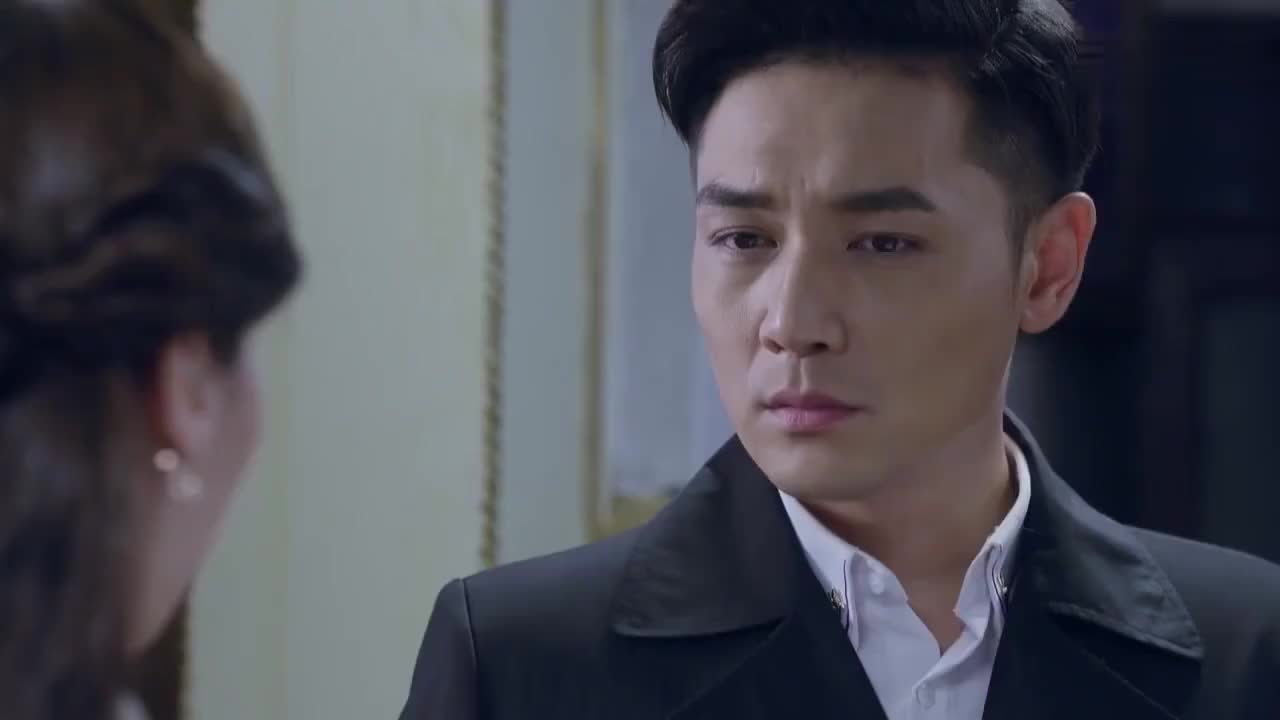 烈火刀影小夏晚上偶遇彩儿只能在一旁看着