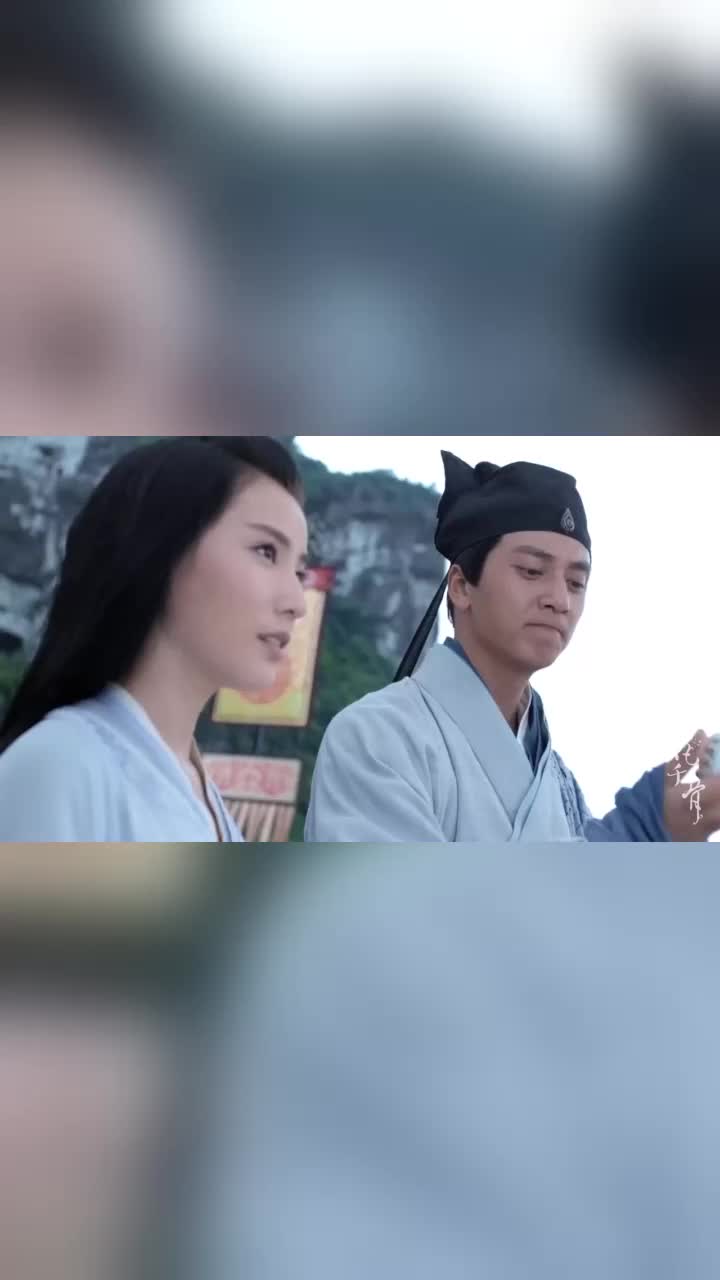 花千骨仙剑大会刚开始小骨就遇上强劲对手