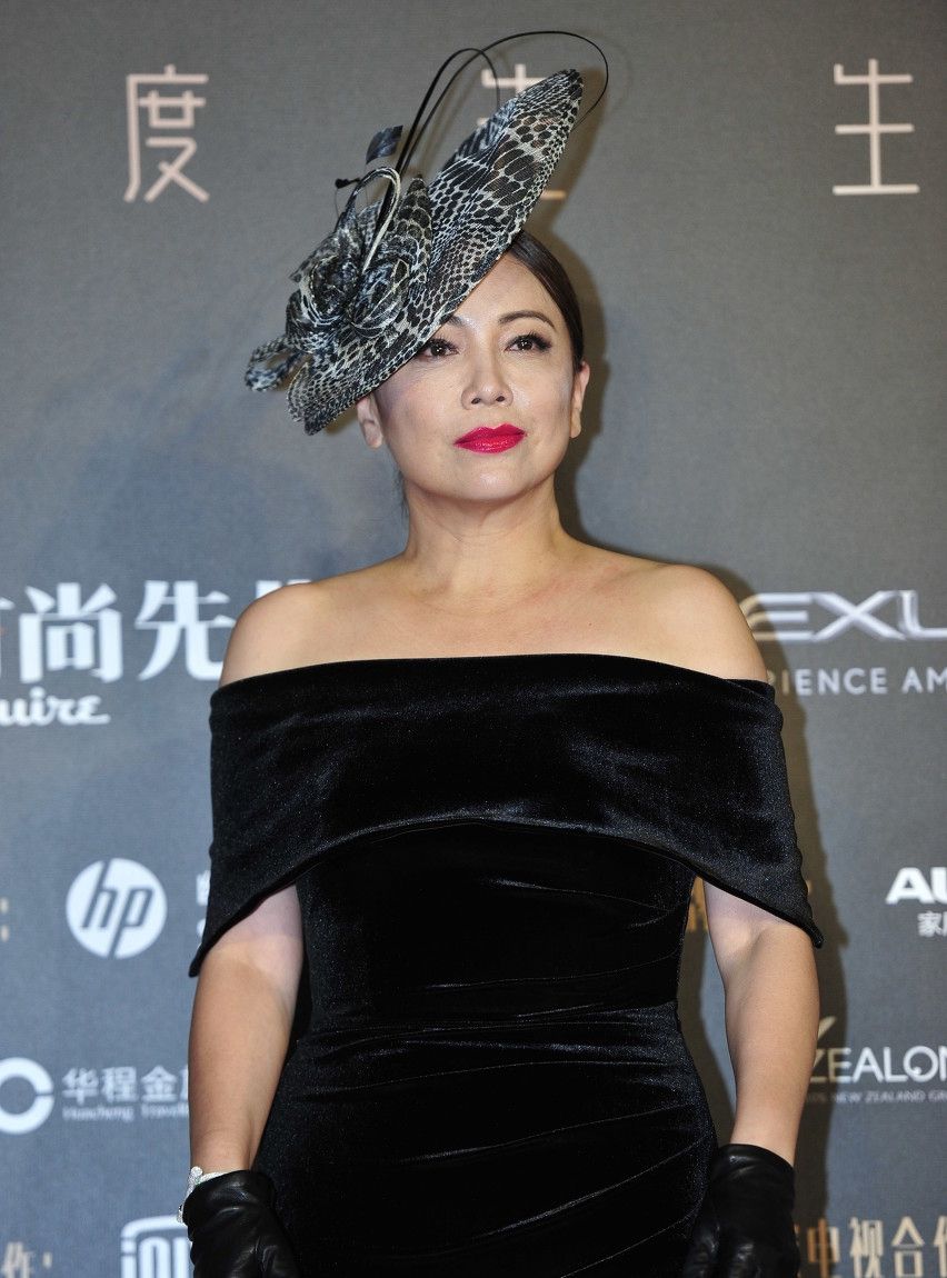 明星美照,图一实力派女演员邓萃雯,一袭黑色礼服好霸气!