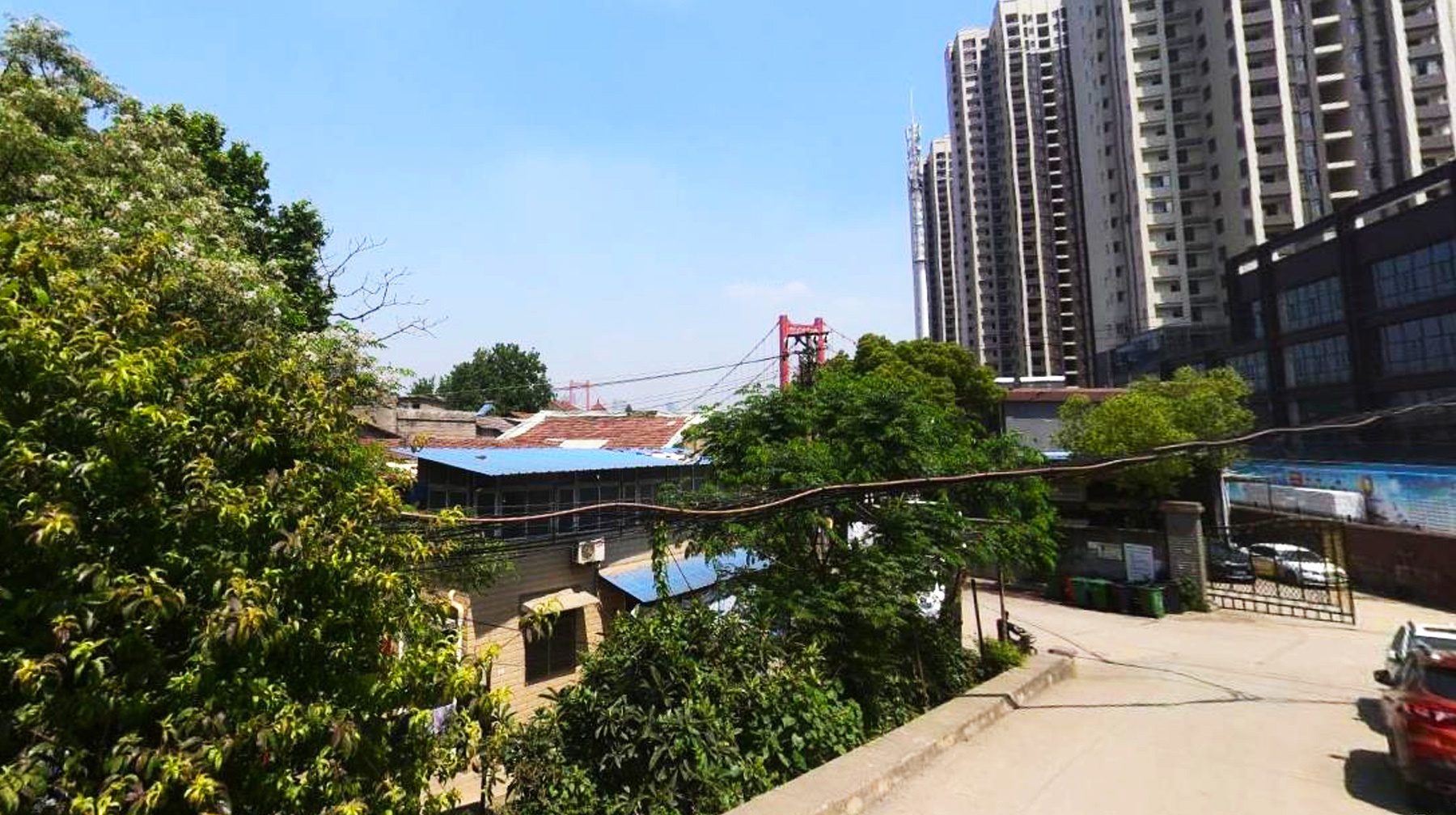 武汉城区有座静谧的城中村:建在橘色长江大桥旁,旧房子勾起记忆_高清