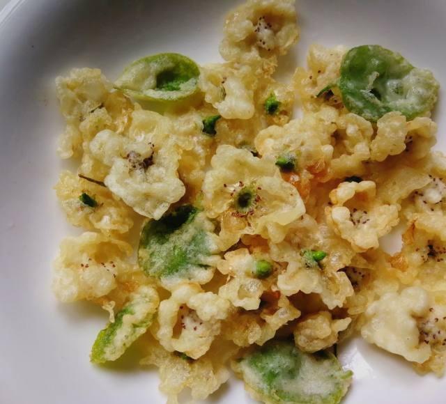 酥炸梨花,香酥诱人,若有若无的苦味,太馋人了