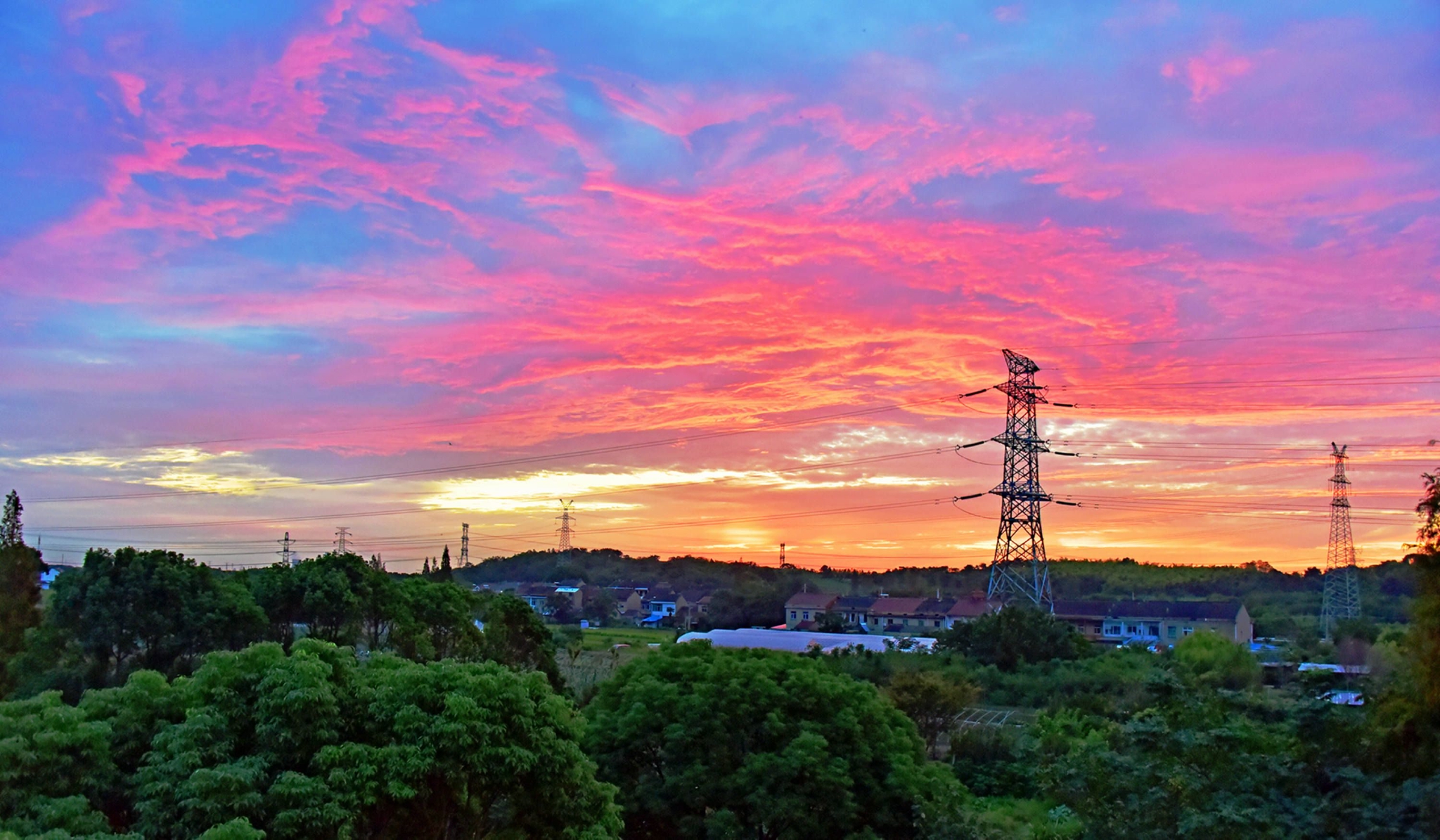 山村早晨的云霞,江苏省无锡市锡山区锡北镇斗山村.__财经头条