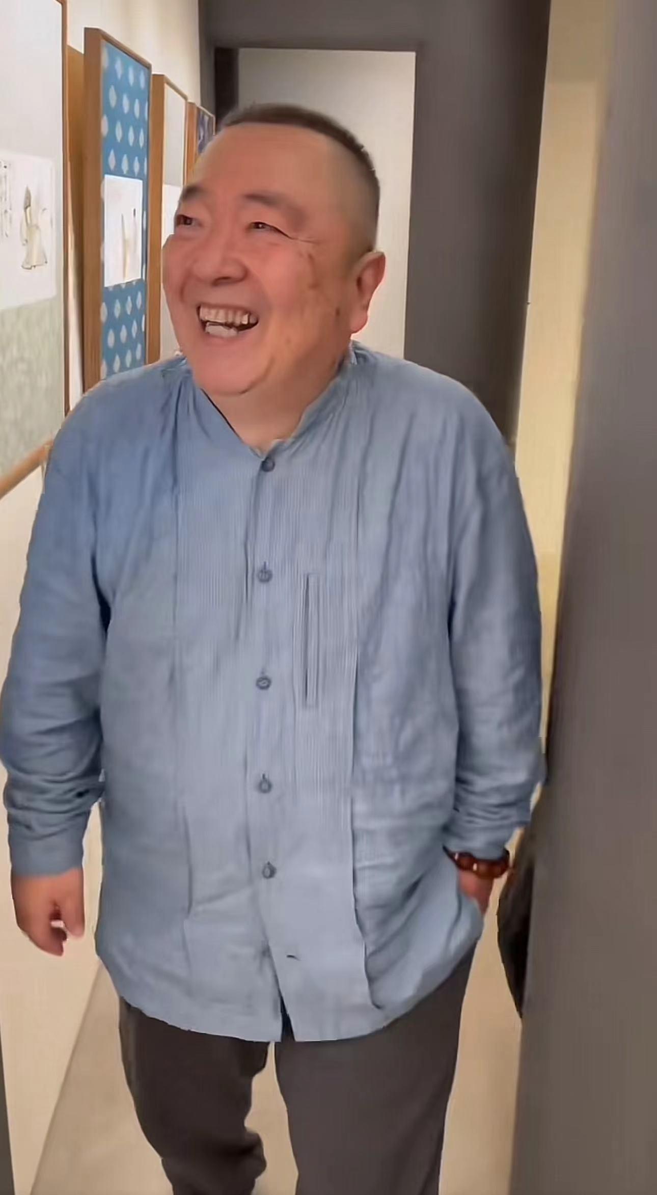 董浩办画展,退休生活很悠闲