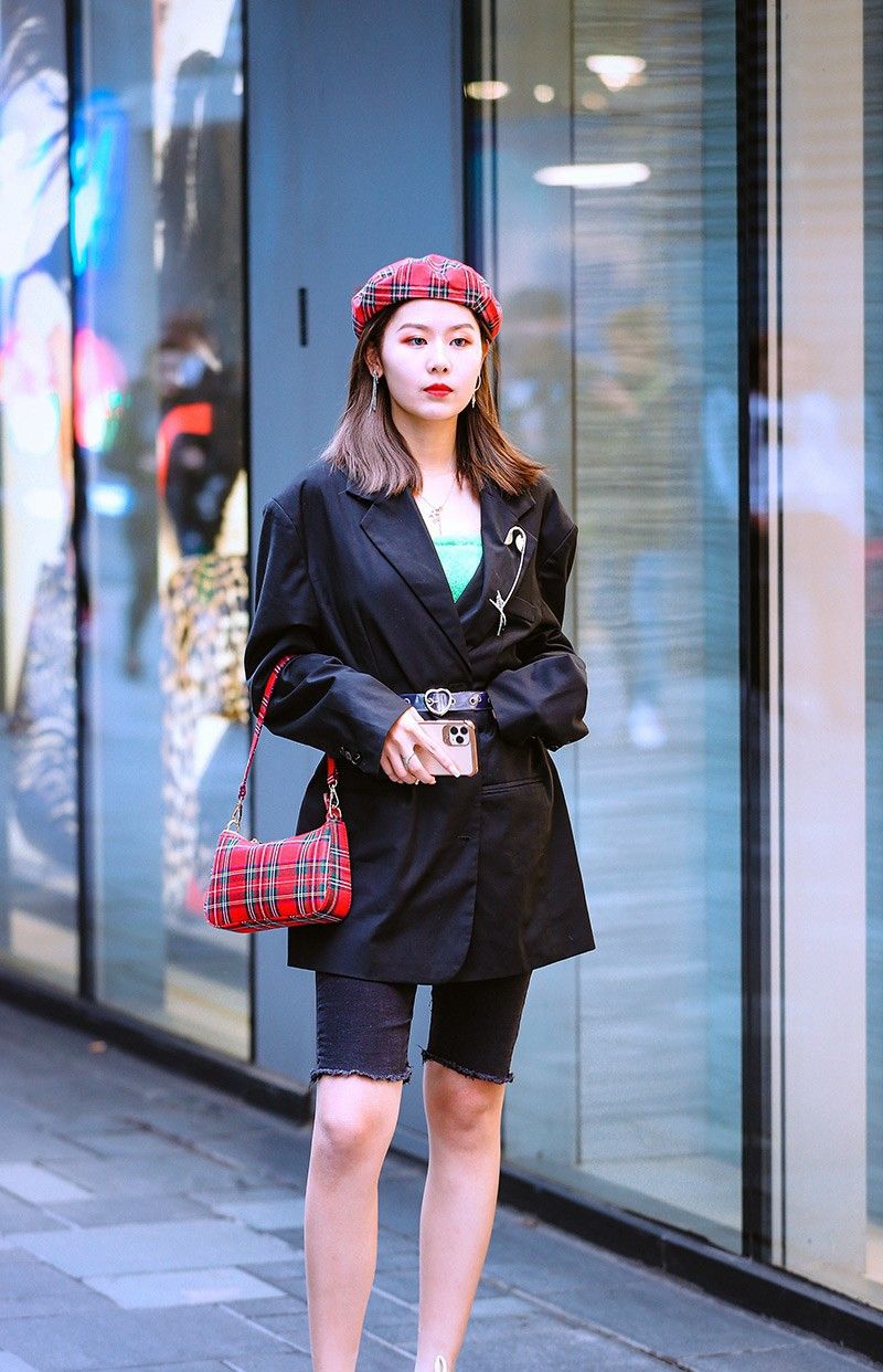 街拍穿衣打扮有很多精彩的细节穿衣打扮是生活的一种方式