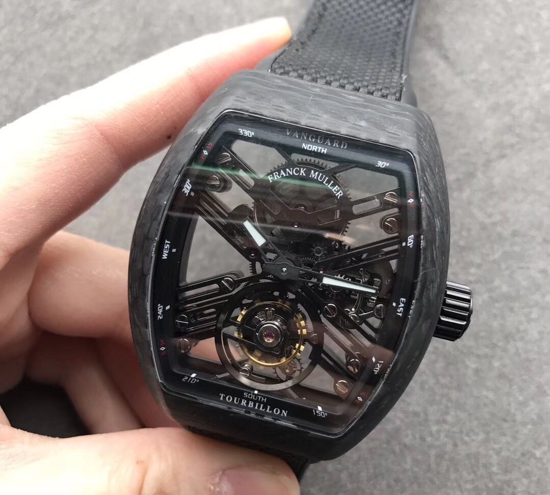 新款法兰克穆勒 v45 系列碳纤维壳镂空陀飞轮腕表