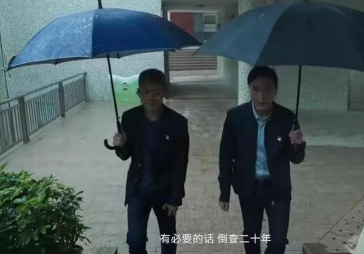 张译新剧空降播出,真实事件改编,原型比剧中演的还可恨5 张译新剧空降播出,真实事件改编,原型比剧中演的还可恨