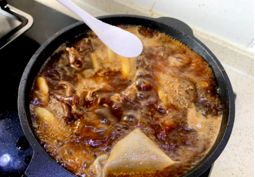 牛肉要三酱？听完老师傅的说法，涨知识了，难怪自己做的不好吃休闲区蓝鸢梦想 - Www.slyday.coM