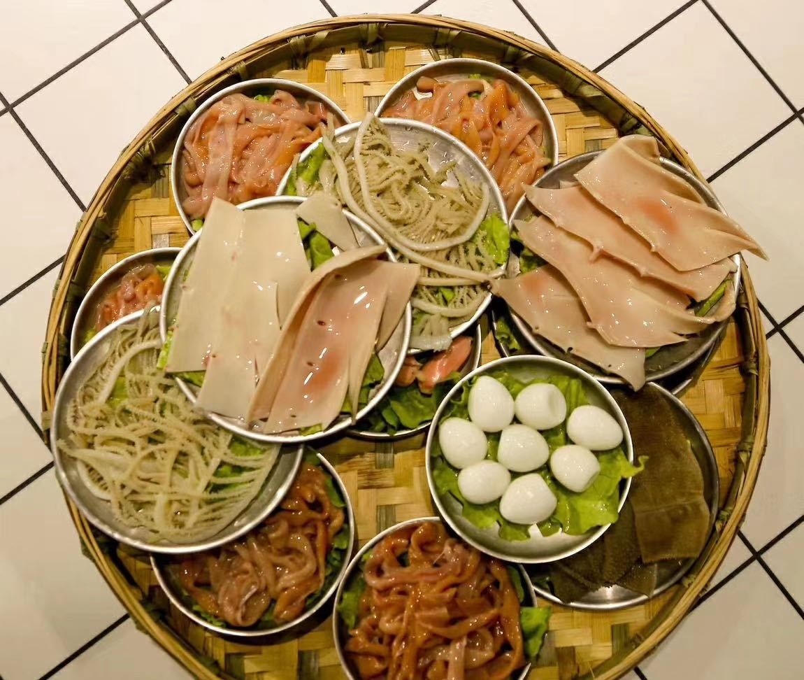 成都爆火的火锅美食,小份菜最受吃货喜欢,鸭肠可以当面吃!