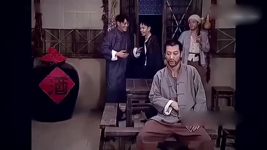 地下交通站:贾贵来鼎香楼,正好碰到石青山,这马屁拍的句句经典