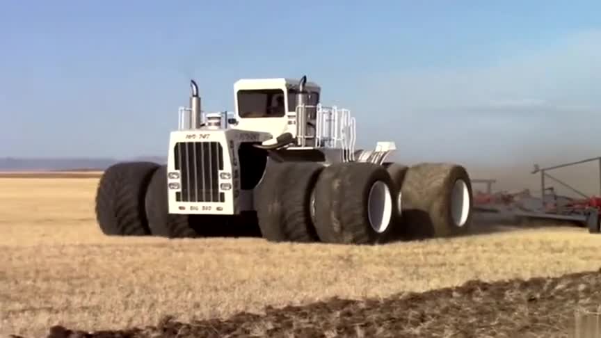 超大马力的16v747拖拉机,挂80英尺宽凿犁,这场面你见过吗?