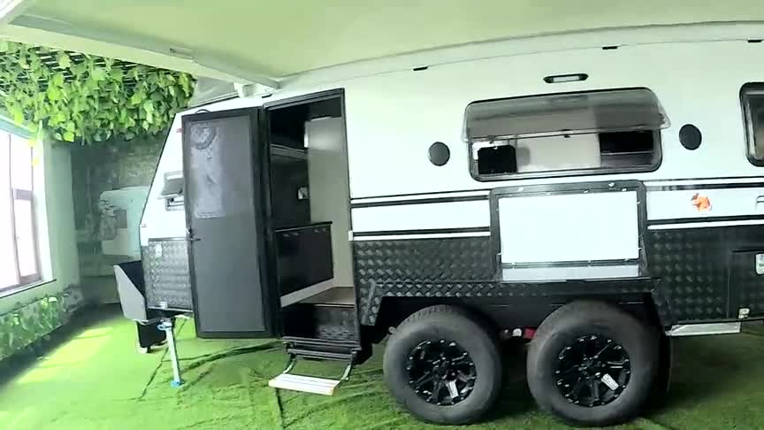 你车能拖吗很少见的双轴拖挂重型房车升顶加后拓展空间最大化