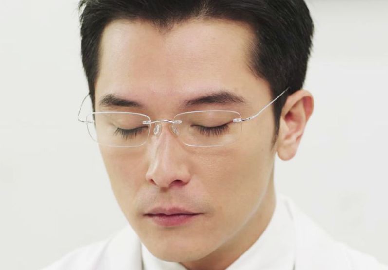 穿上白大褂变身医生的邱泽斯文儒雅风度翩翩令人心动