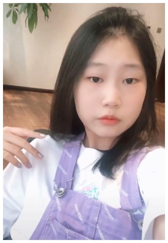 小沈阳女儿晒近照,颜值弯道超车显成熟,被赞老外眼中模特高级脸