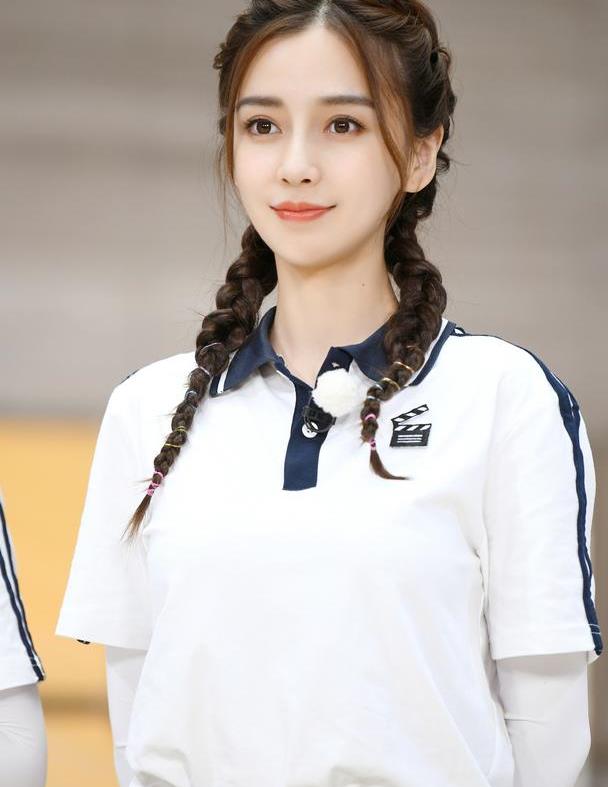 杨颖变身校园女神白色运动风套装太减龄女神真好看