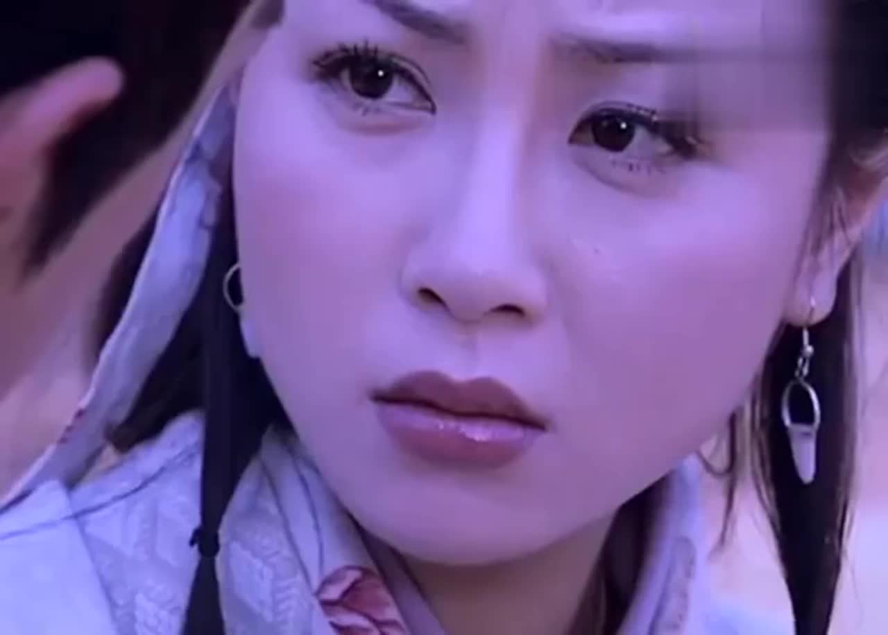 小伙和龙女两情相悦,关键时刻却悬崖勒马,昙花为二人盛开