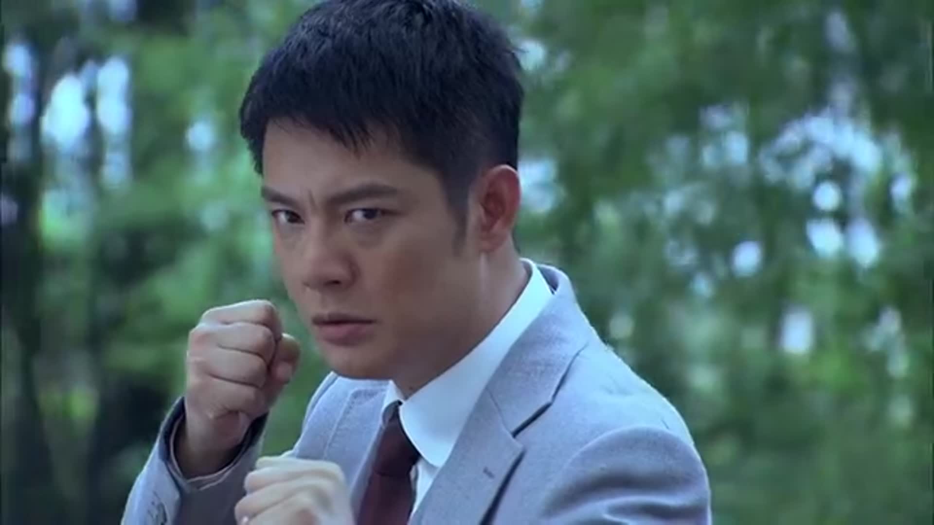 铁核桃:日本女狙击手和贺韬对狙,不料贺韬更胜一筹,直接反杀她