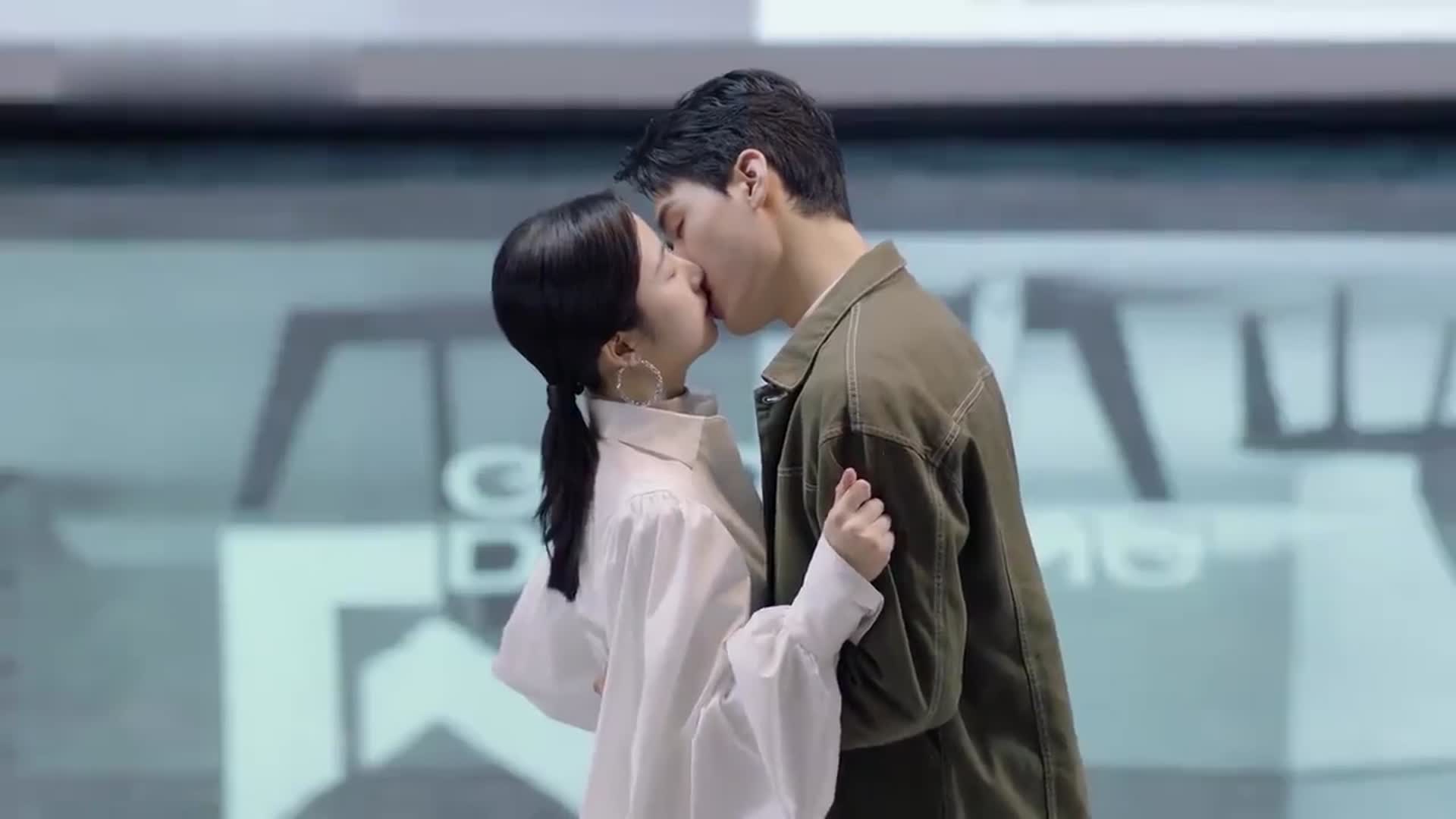 精彩推荐龚俊与周雨彤你侬我侬真的是甜到掉牙