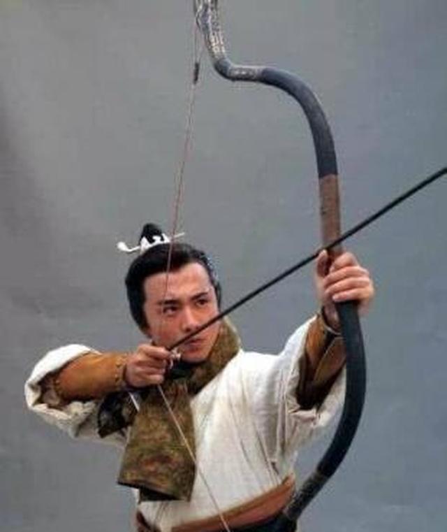 水浒传里花荣跟宋江究竟是什么关系其实花荣不是宋江心腹