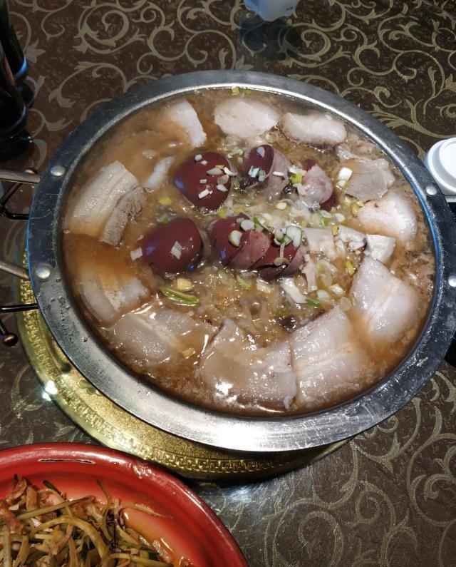 南方人没见过的正宗杀猪菜,藏在哈尔滨这6家店里,吃一次忘不了|杀猪菜|店里|哈尔滨_新浪新闻