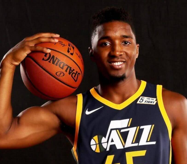 尘埃落定！米切尔加盟骑士队，尼克斯队最大输家，爵士队收获颇丰休闲区蓝鸢梦想 - Www.slyday.coM