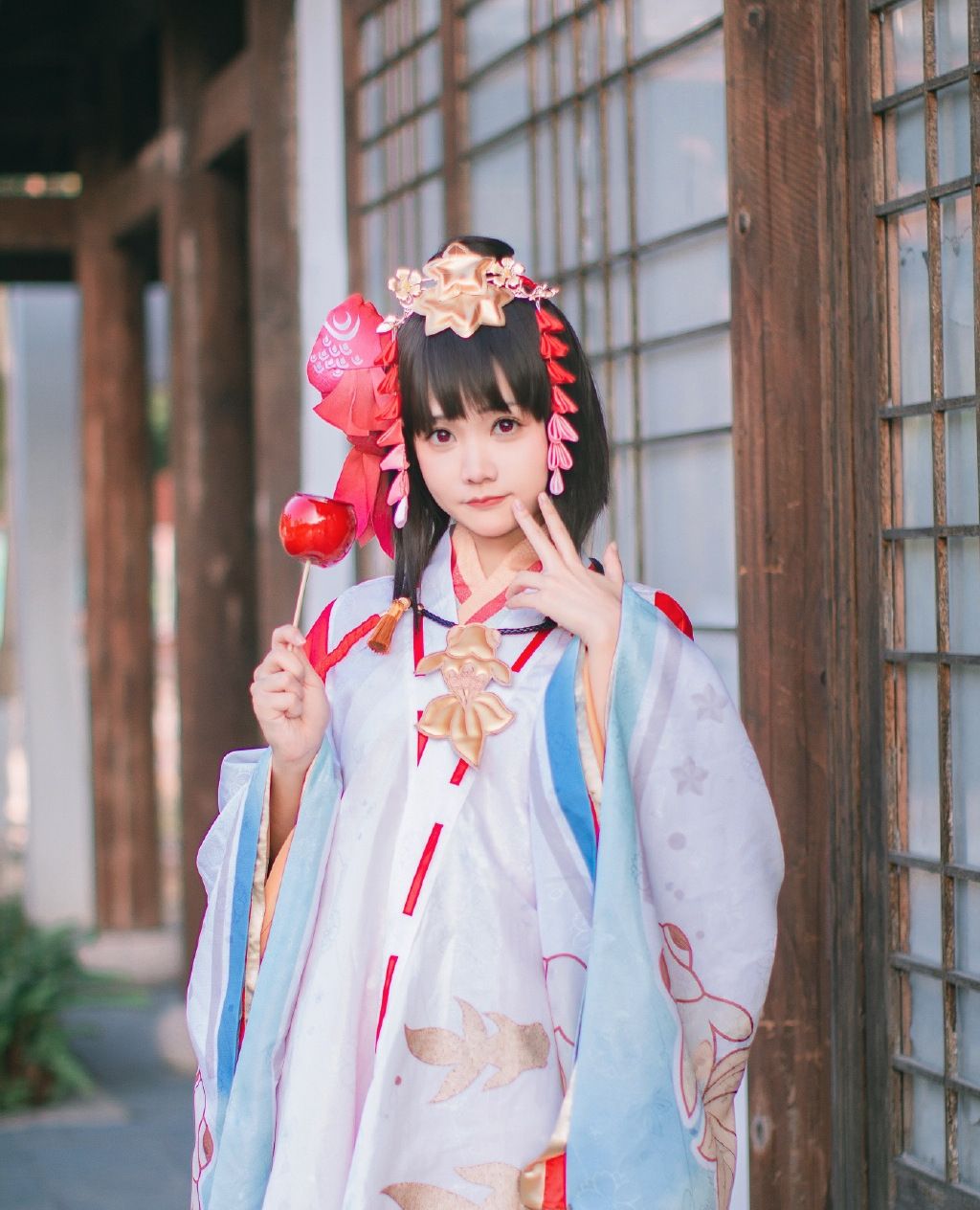 阴阳师神乐cos:性格单纯善良,具备通灵能力