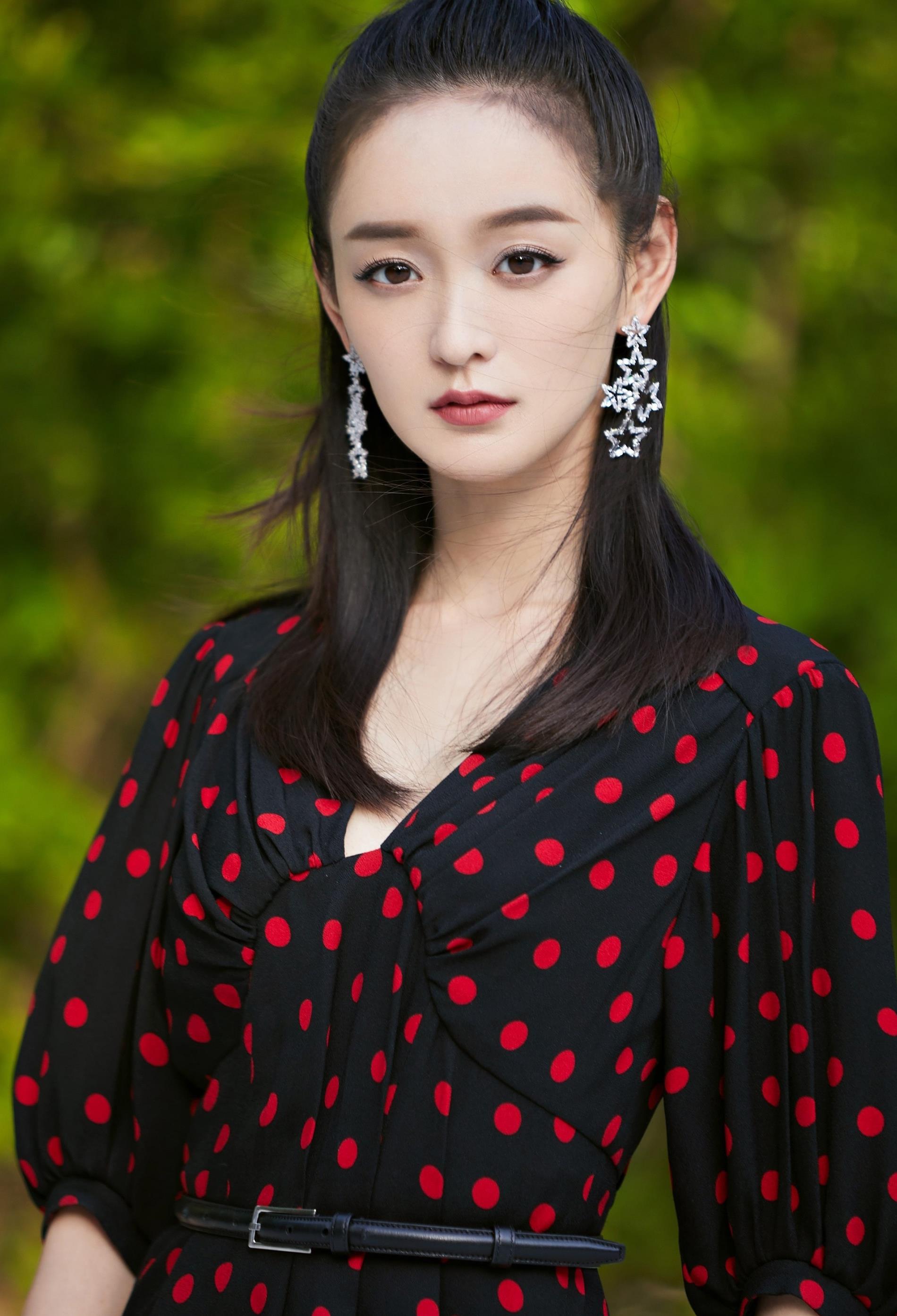 女神何泓姗:第4611期气质潮流美图欣赏