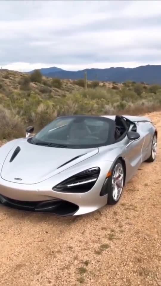 野外拍摄迈凯伦720sspider帅到没商量