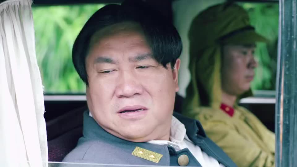 傻儿军长的命真好有那么多兄弟为他出生入死每个人都愿意拼命