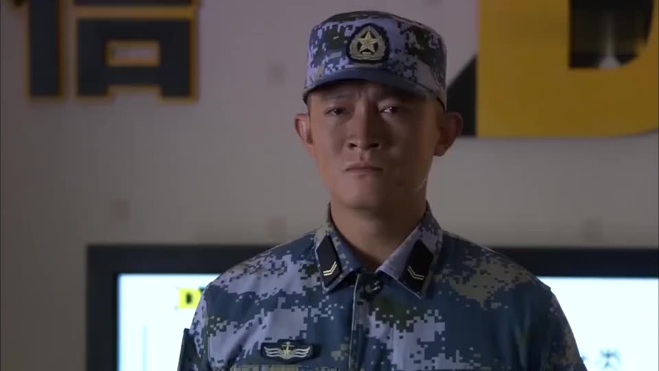 影视:蒋小鱼带着师傅旧军装,给众人讲了故事,听后掌声雷动