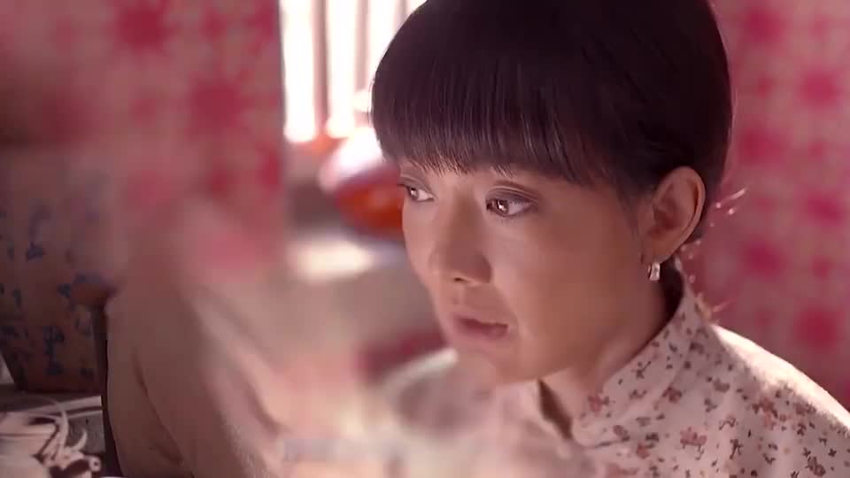 的原因 为您推荐: 白鹿原:小眼镜戴围巾出来,鹿兆鹏明白白灵的信息