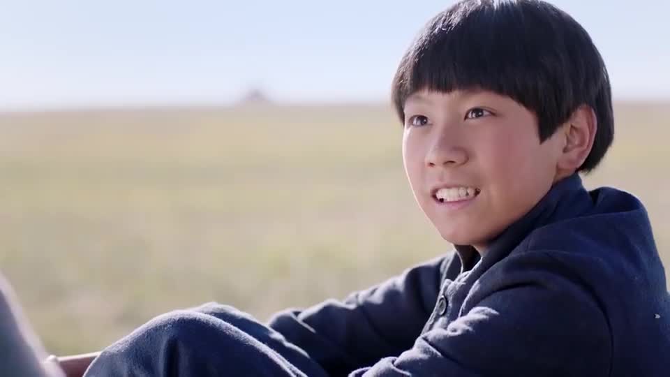 小忠和宝力根一见如故,甘亮对乌兰情有独钟,骑马来看乌兰