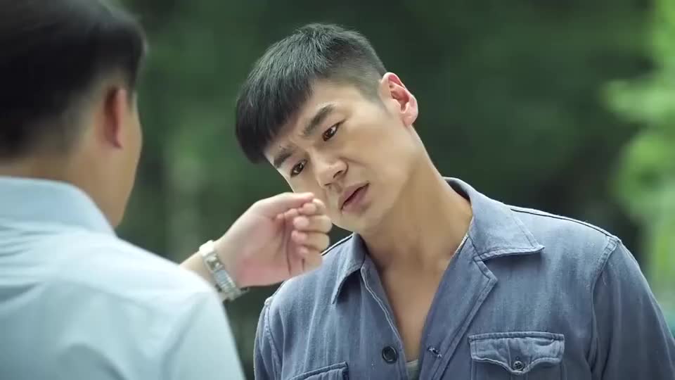 幸福照相馆:吴海生喝酒迟到被逮,谎称家里忙,身上酒味出卖自己