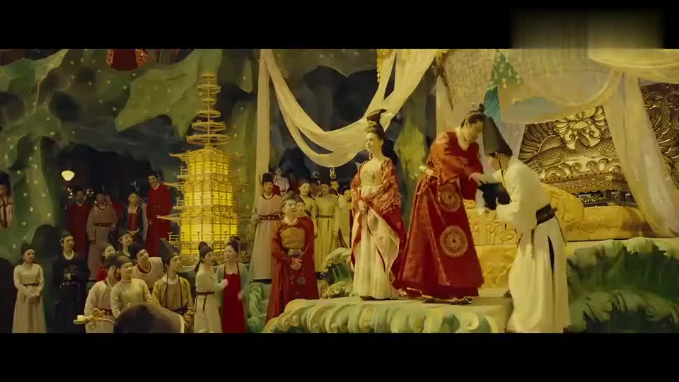 妖猫传高力士让李白写诗李白给我脱靴几句话让他乖乖脱