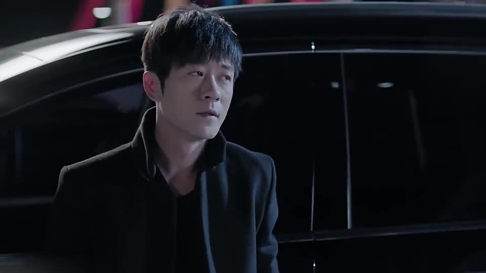 卧底归来宝玉看着天上的月亮金飞说自己的手好痒