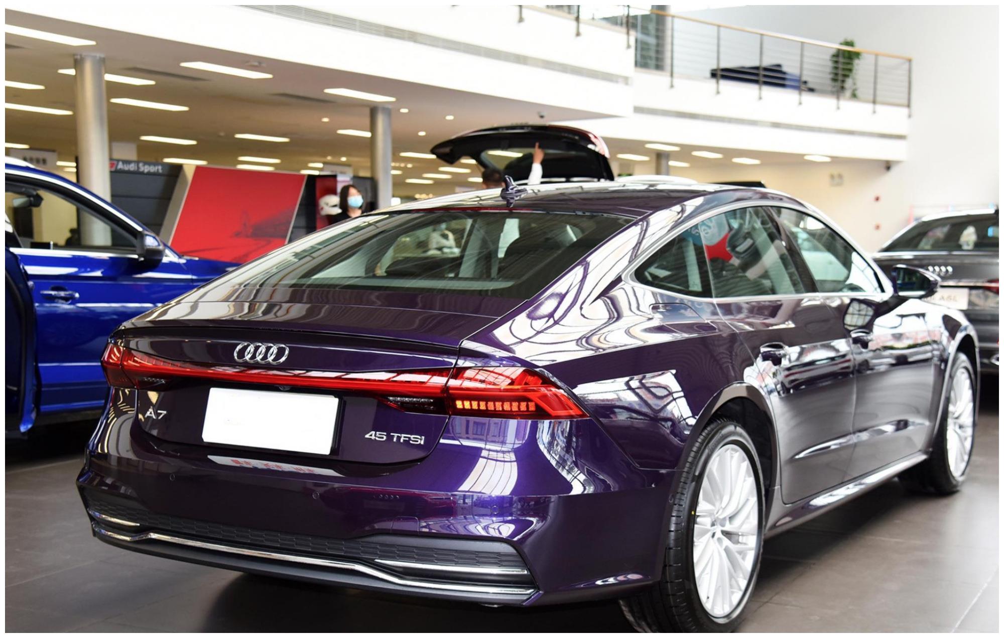 飞龙点评,作为中期改款的奥迪a7,外观依然传承了老a7轿跑式的风格,并