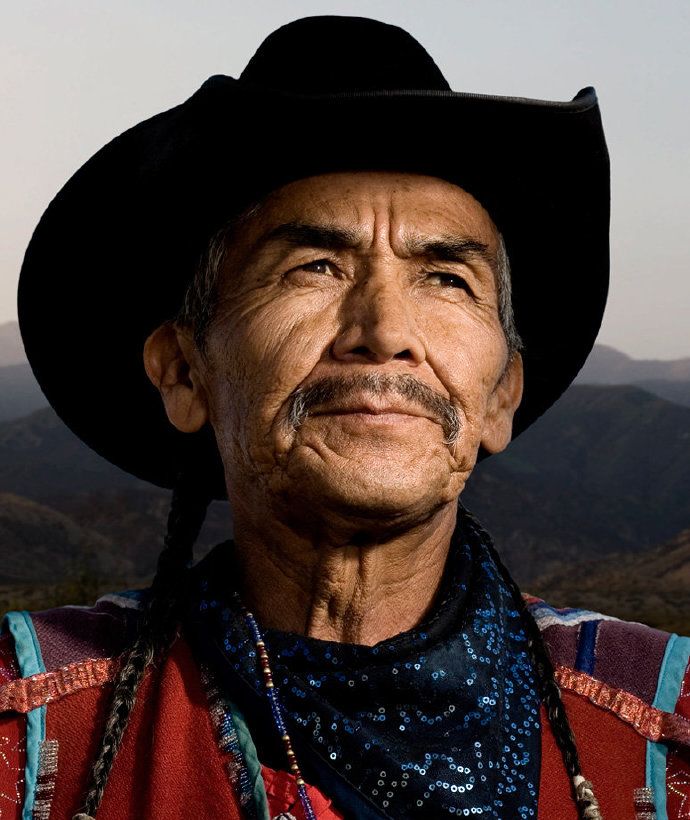 美洲土著人的一组肖像作品,沧桑的脸颊,烙印着生活的酸甜苦辣