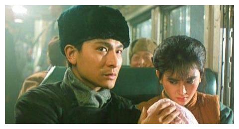 年的《人海孤鸿》中,更是力压刘德华成为了电影的男主角.