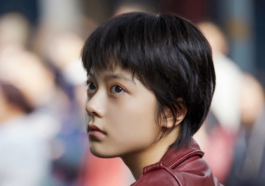 张译和赵今麦这组"相恨相杀"的非典型搭档,更是剖开了人物关系的一条