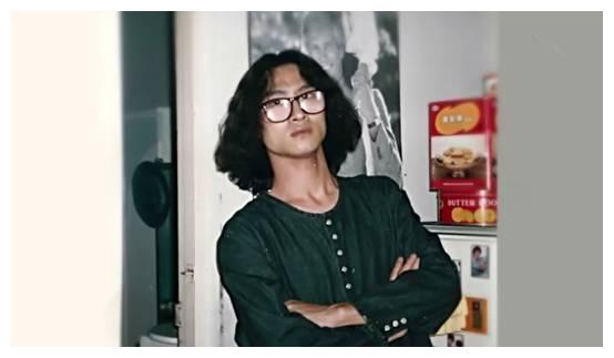 汪峰晒一家五口日常,豪宅抢镜!没想到他的"秃顶"更抢镜